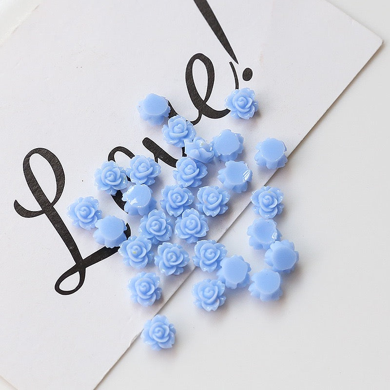 A0019 4MM Tiny Flower (camellia) Resin Charms