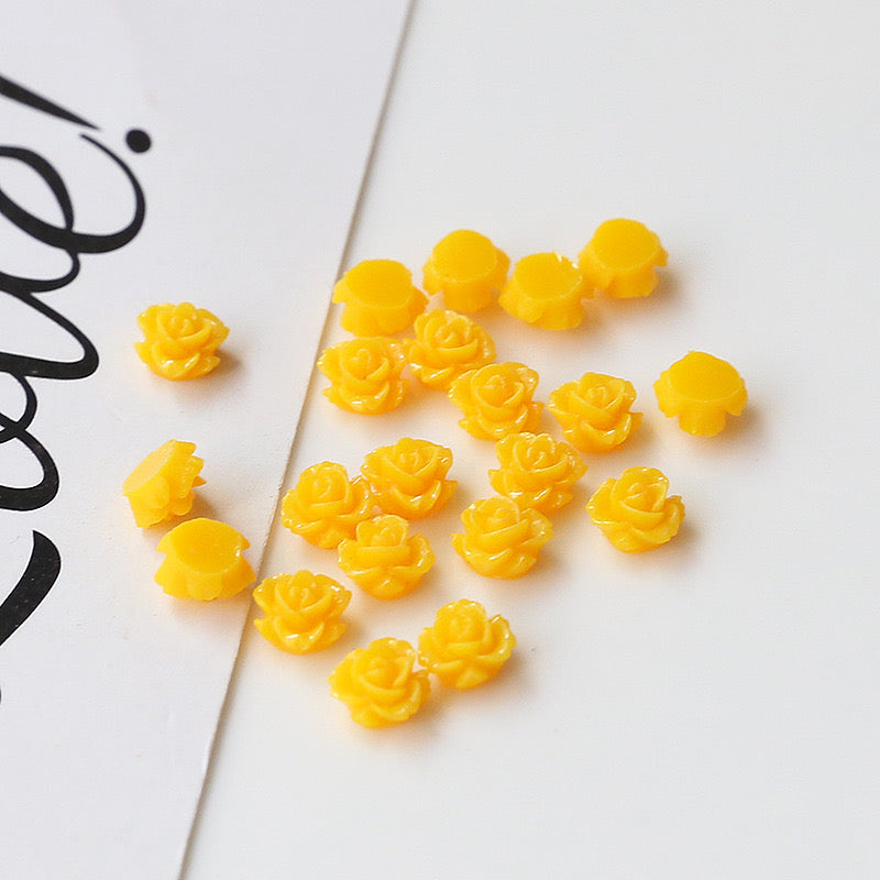 A0019 4MM Tiny Flower (camellia) Resin Charms