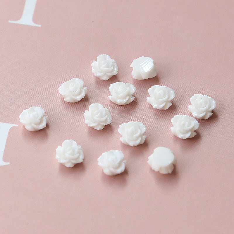 A0019 4MM Tiny Flower (camellia) Resin Charms